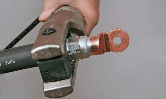 crimping-the-lug